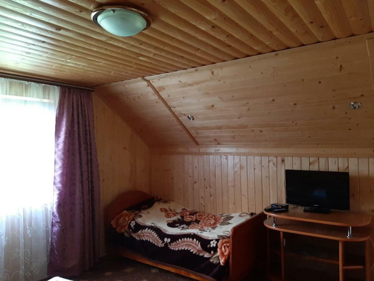 Котедж "Барвінок" فيرخوفينا المظهر الخارجي الصورة